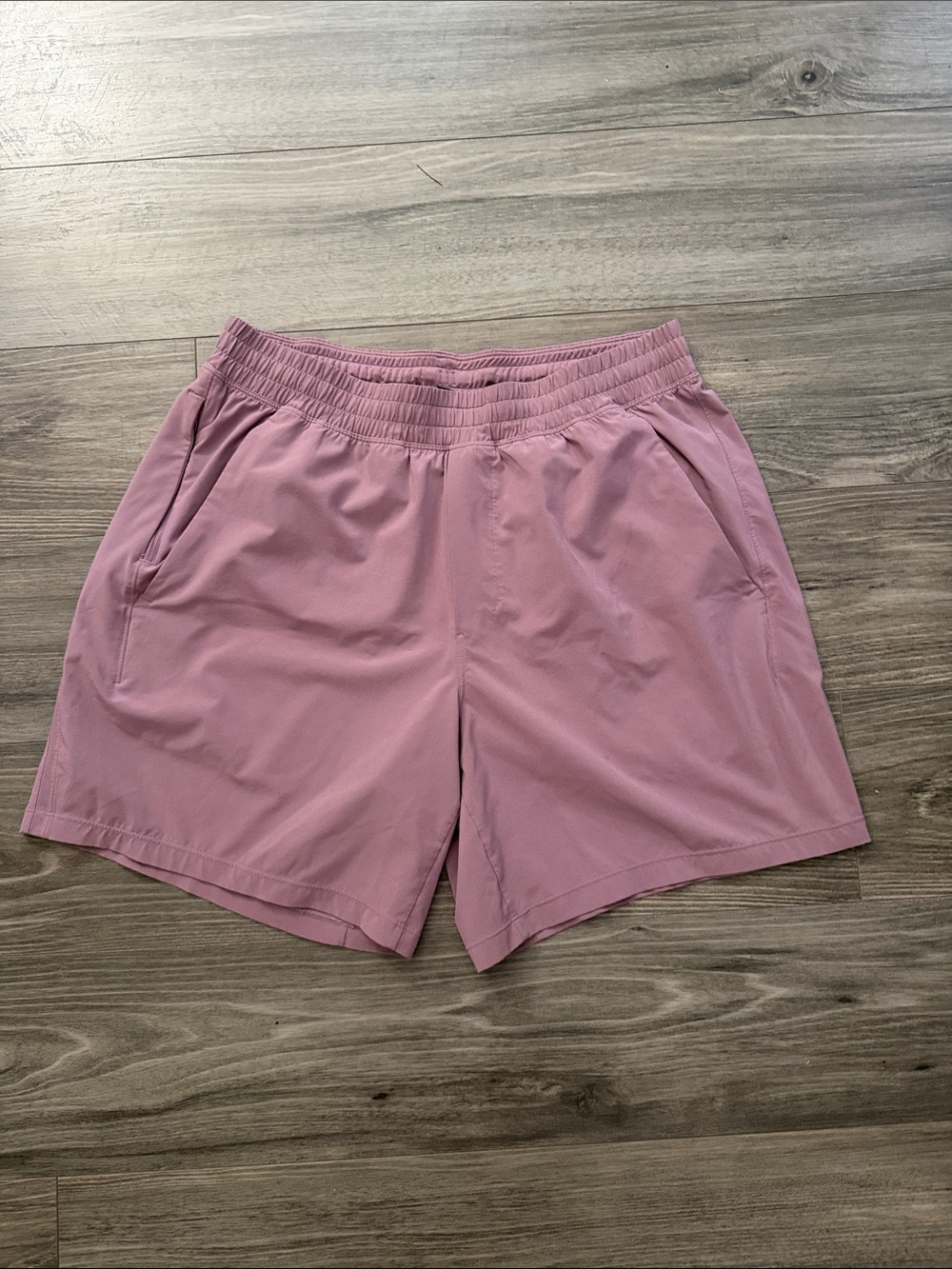 Lululemon Pace Breaker Shorts 7” - Brier Rose - size L